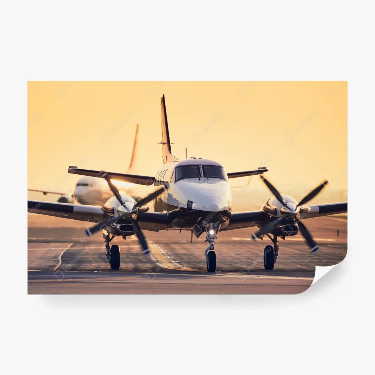 Fototapete zweimotoriges turboprop auf dem goldenen flugfeld – Wallnifity®