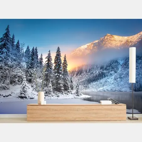 Fototapete wintermorgen über dem verschneiten bergsee – Wallnifity®