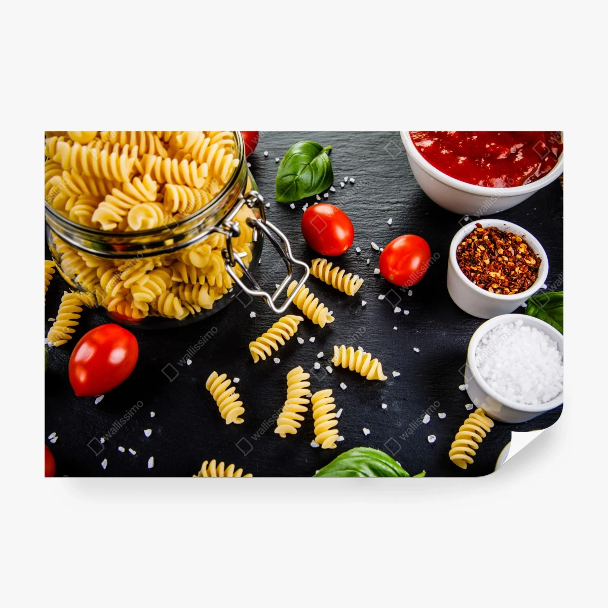 Fototapete pasta zutaten arrangiert mit tomaten und basilikum – Wallnifity®