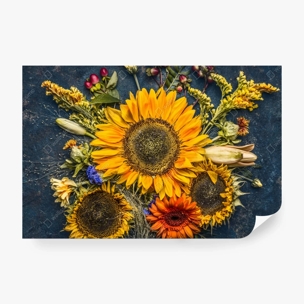 Fototapete herbstlicher sonnenblumenstrauß auf dunklem rustikalem hintergrund – Wallnifity®