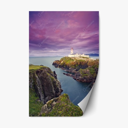 Repositionierbarer Aufkleber lila leuchtturm an steiler küste – Wallnifity®