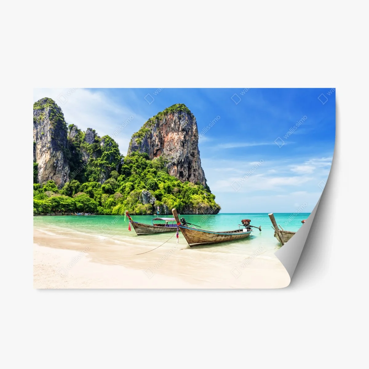 Repositionierbarer Aufkleber ruhige longtail-boote am strand von Railay, Thailand – Wallnifity® Repositionierbarer Aufkleber ruhige longtail-boote am strand von Railay, Thailand – Wallnifity®