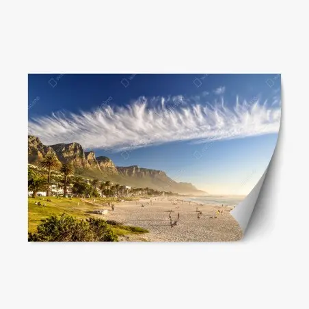 Repositionierbarer Aufkleber sonnenstrand mit bergkulisse – Wallnifity®
