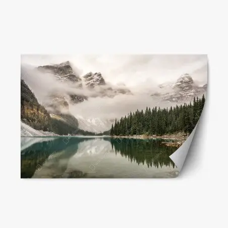 Repositionierbarer Aufkleber nebliger bergsee mit spiegelung – Wallnifity®