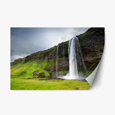 Repositionierbarer Aufkleber dramatischer wasserfall bei Seljalandsfoss, Island – Wallnifity®