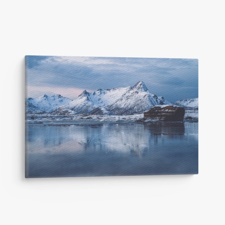 Leinwandbild schneebedeckte bergspiegelung bei dämmerung – Wallnifity®