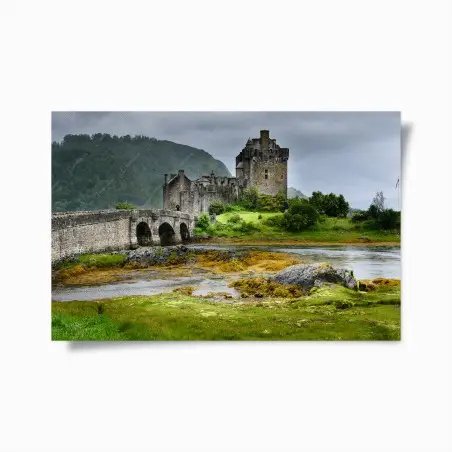 Poster mittelalterliches schloss an einer steinbrücke – Wallnifity®
