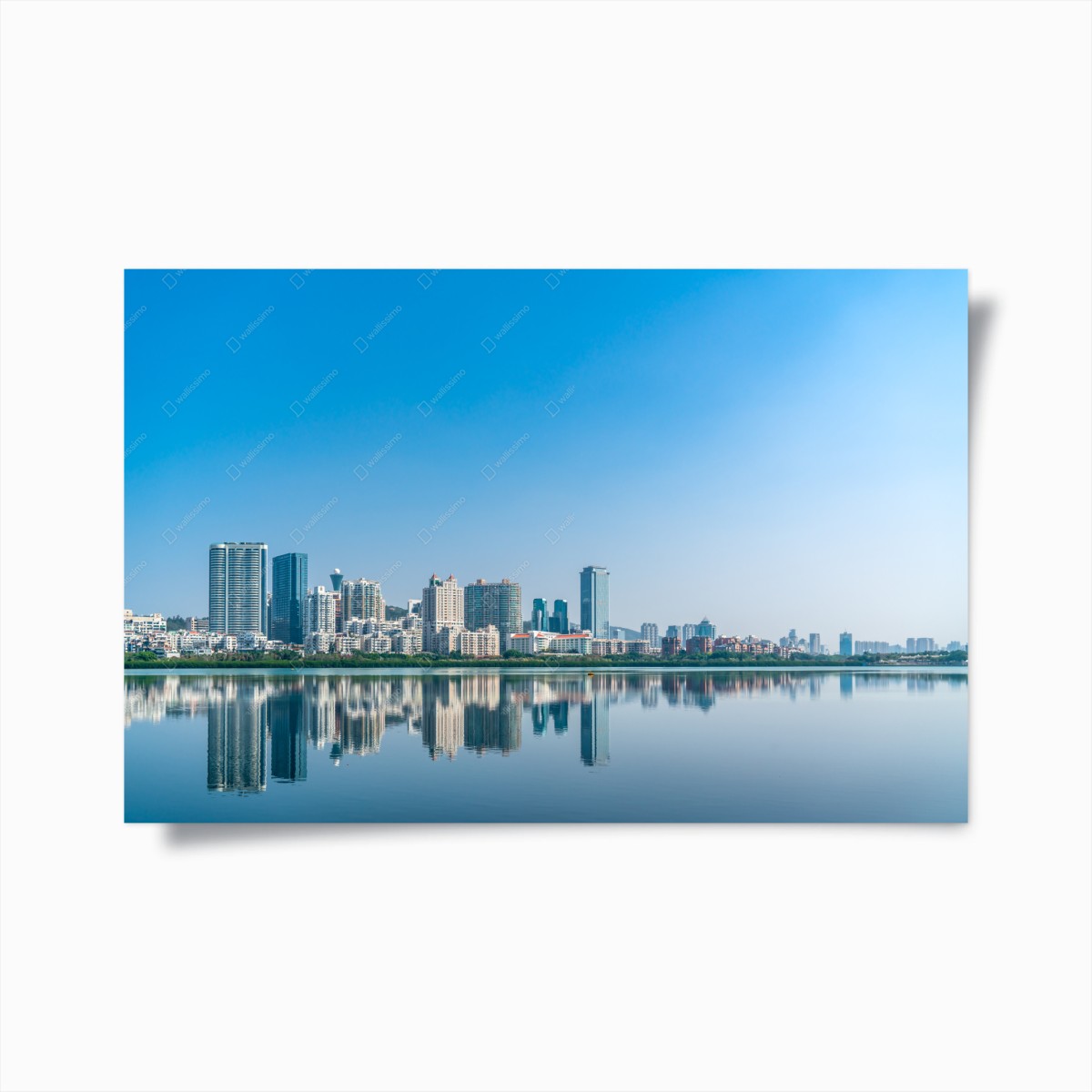 Poster ruhige stadtsilhouette mit spiegelung im wasser – Wallnifity® Poster ruhige stadtsilhouette mit spiegelung im wasser – Wallnifity®
