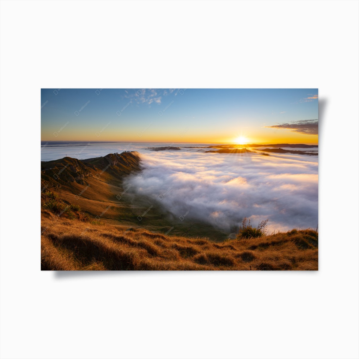 Poster sonnenaufgang über nebeligem bergtal – Wallnifity®