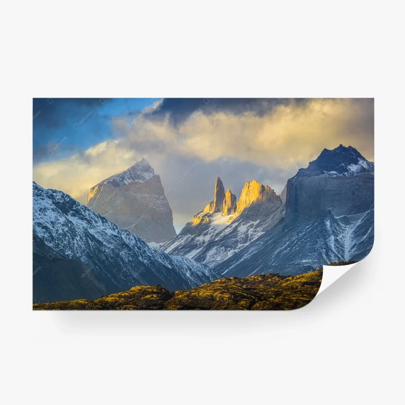 Fototapete goldener sonnenaufgang über berggipfeln – Wallnifity®