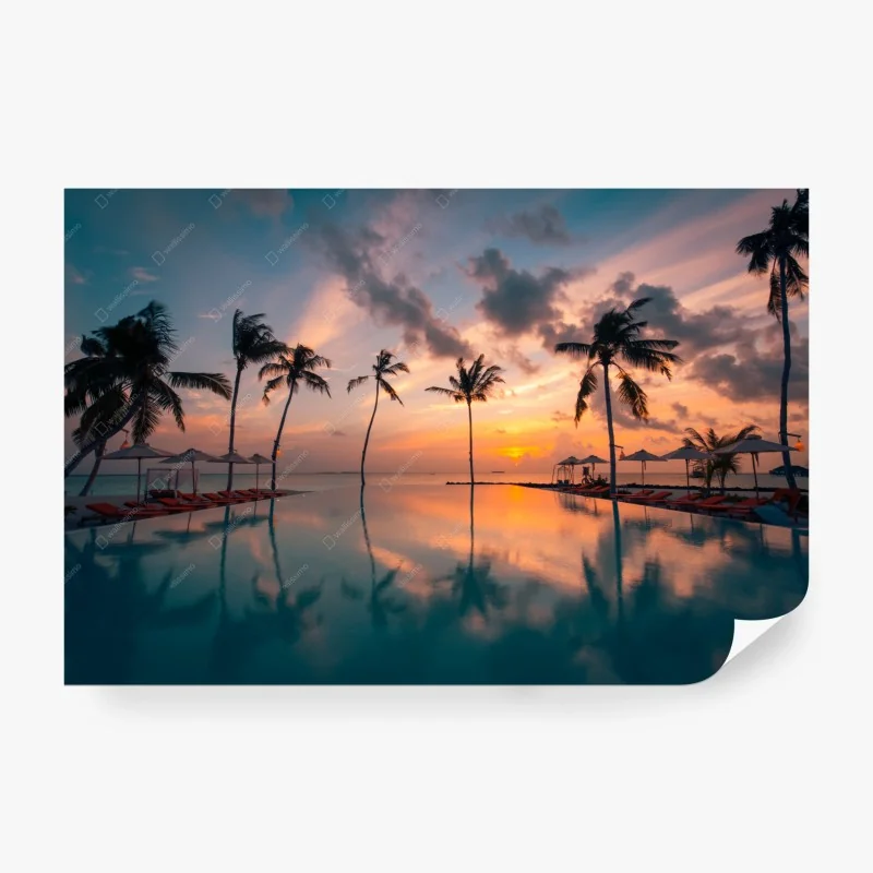 Fototapete tropischer sonnenuntergang über spiegelndem pool – Wallnifity®