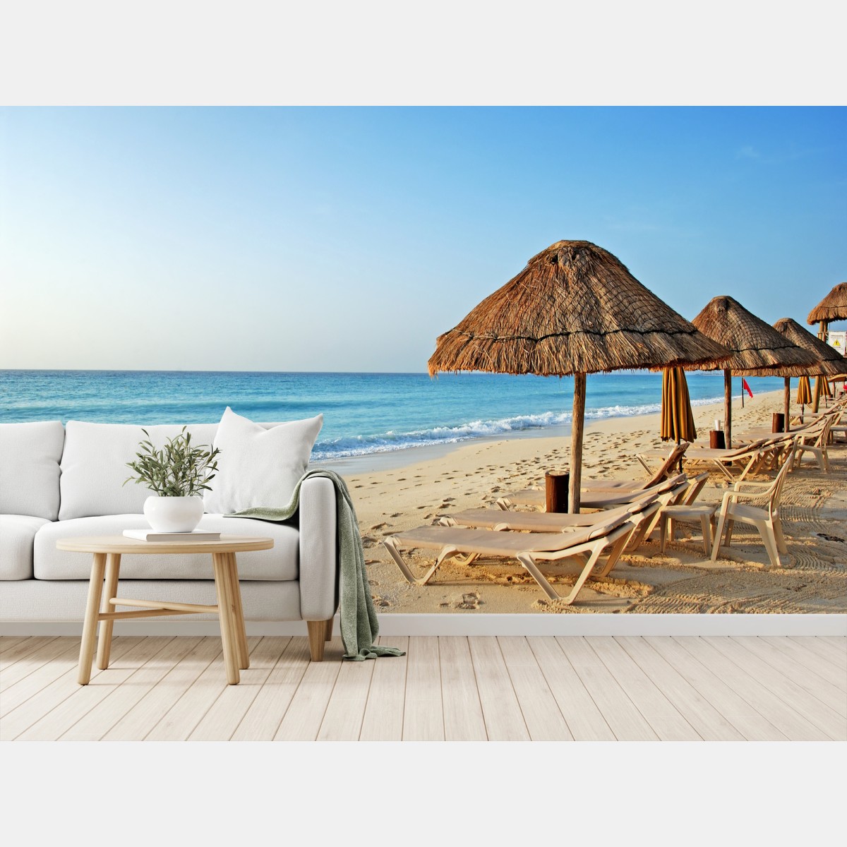 Fototapete tropischer strand mit strohsonnenschirmen – Wallnifity®