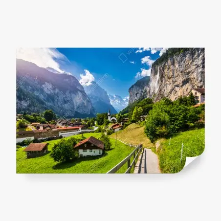 Fototapete ALPEN WASSERFALL DORF KIRCHE TAL FÜR WOHNZIMMER – Wallnifity®