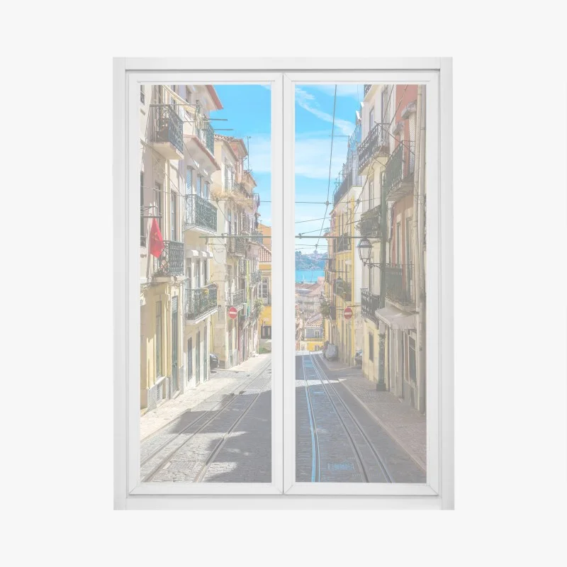 Fensteraufkleber alte straße in Lissabon an einem sommerlichen tag