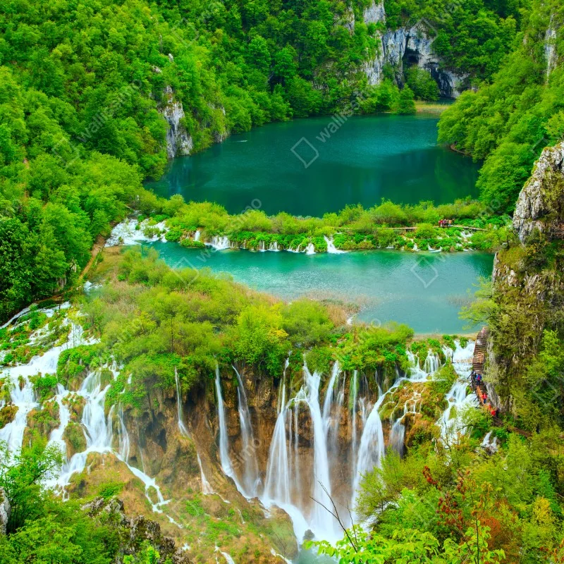 Fensteraufkleber üppiger wasserfall und türkise seen – Wallnifity® Fensteraufkleber üppiger wasserfall und türkise seen – Wallnifity®